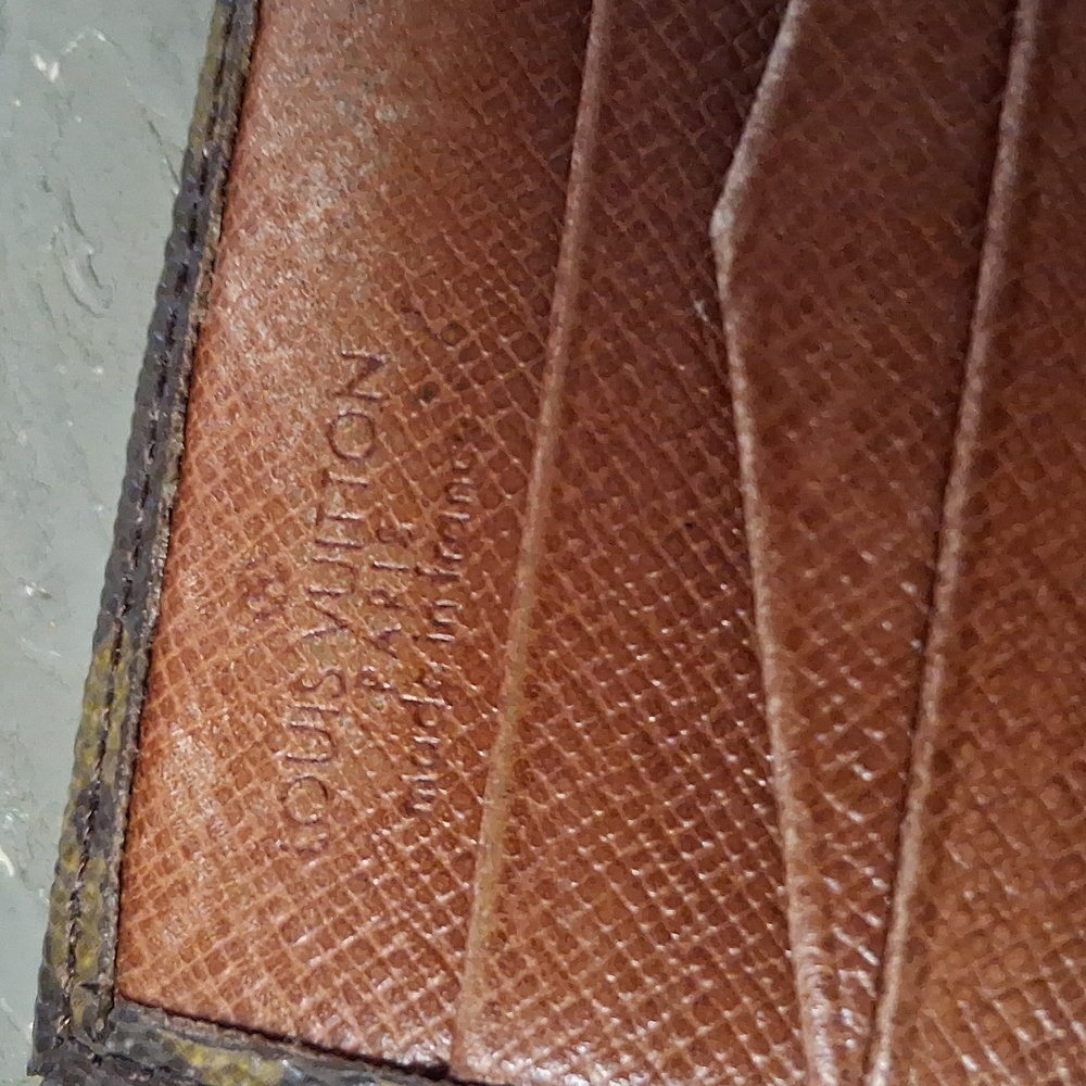 Authentic LOUIS VUITTION Snap Wallet. - Picture 4 of 6